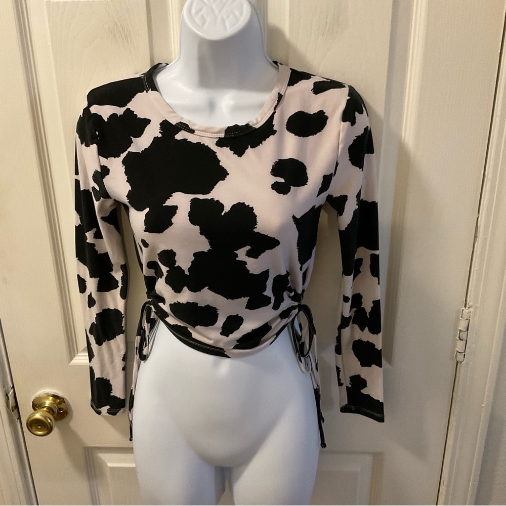 Stylish Black and Cream Crop Top